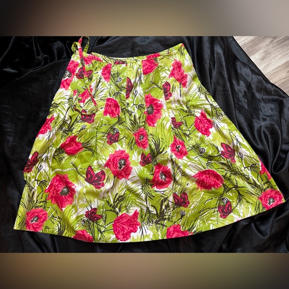 Talbots Woman’s Green/pink Butterfly Floral Pleated Skirt Size 12 Knee Length - Picture 4 of 10